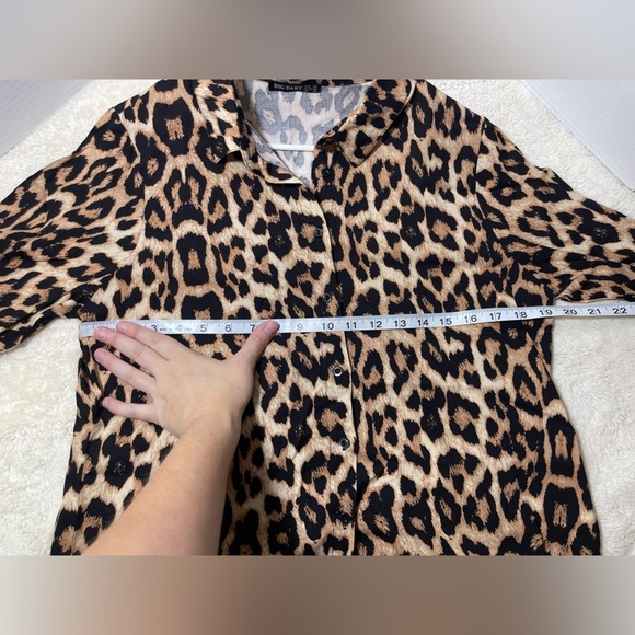 Chic Leopard Button Down Shirt - Picture 5 of 5